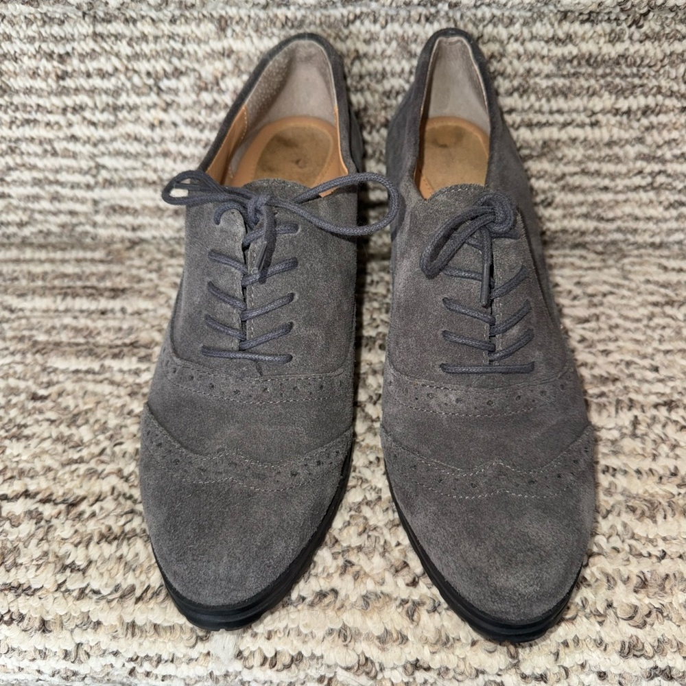 Ellen Tracy Ash Suede Wingtip Wedge Laceup shoe